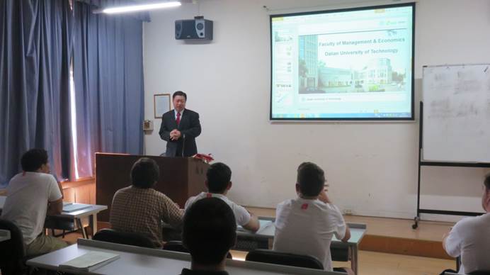 说明: F:\教务\17-2017春\03-短期项目\CEEE\2017CEEE照片\开营\开营照片\IMG_5081.JPG